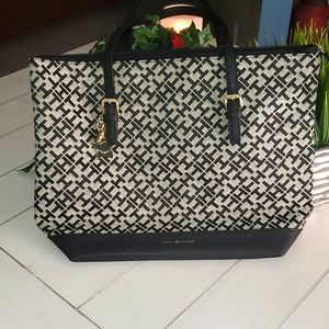 Tommy Hilfiger Tote